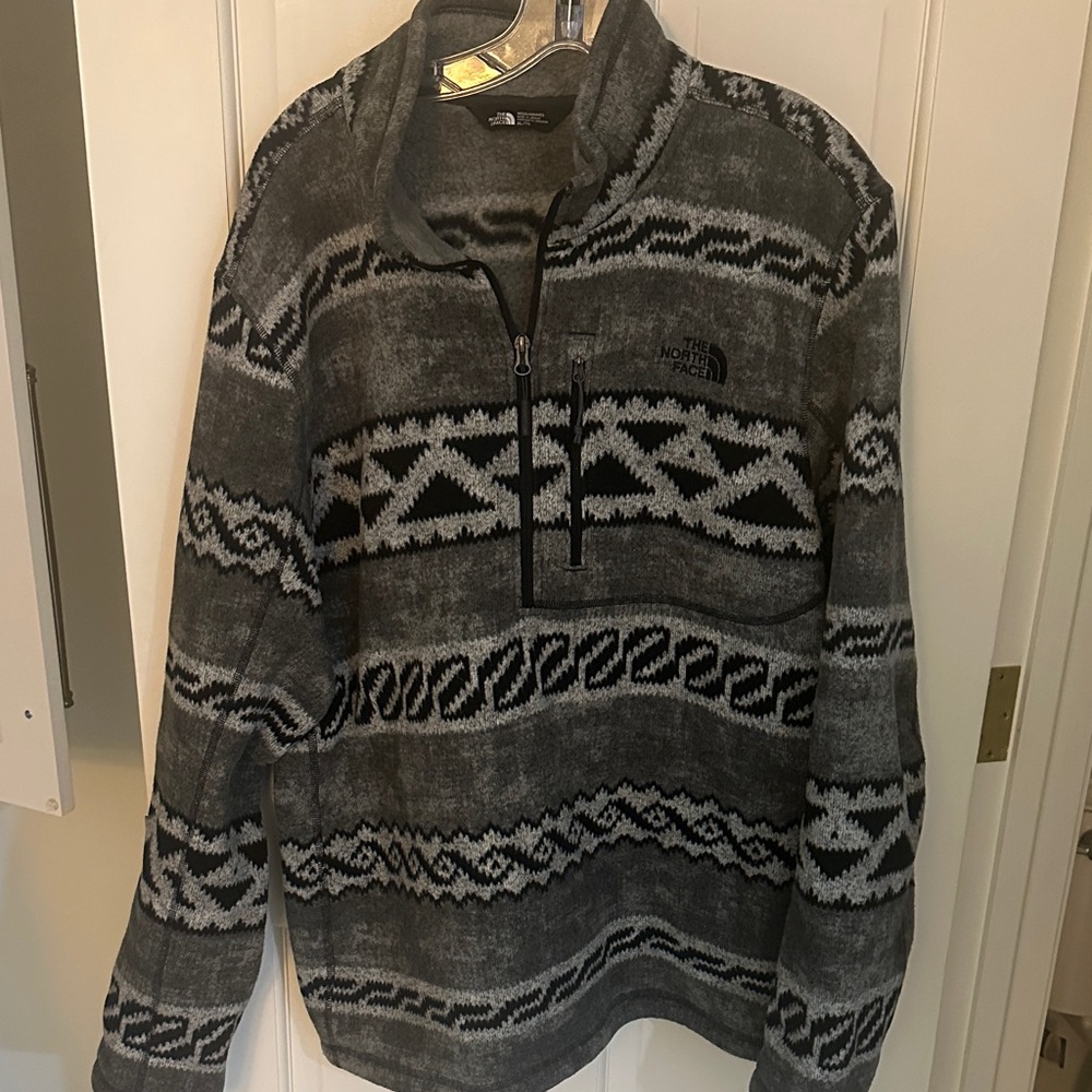 The North Face Men's Gray and Black Patterned Zip Pullover
